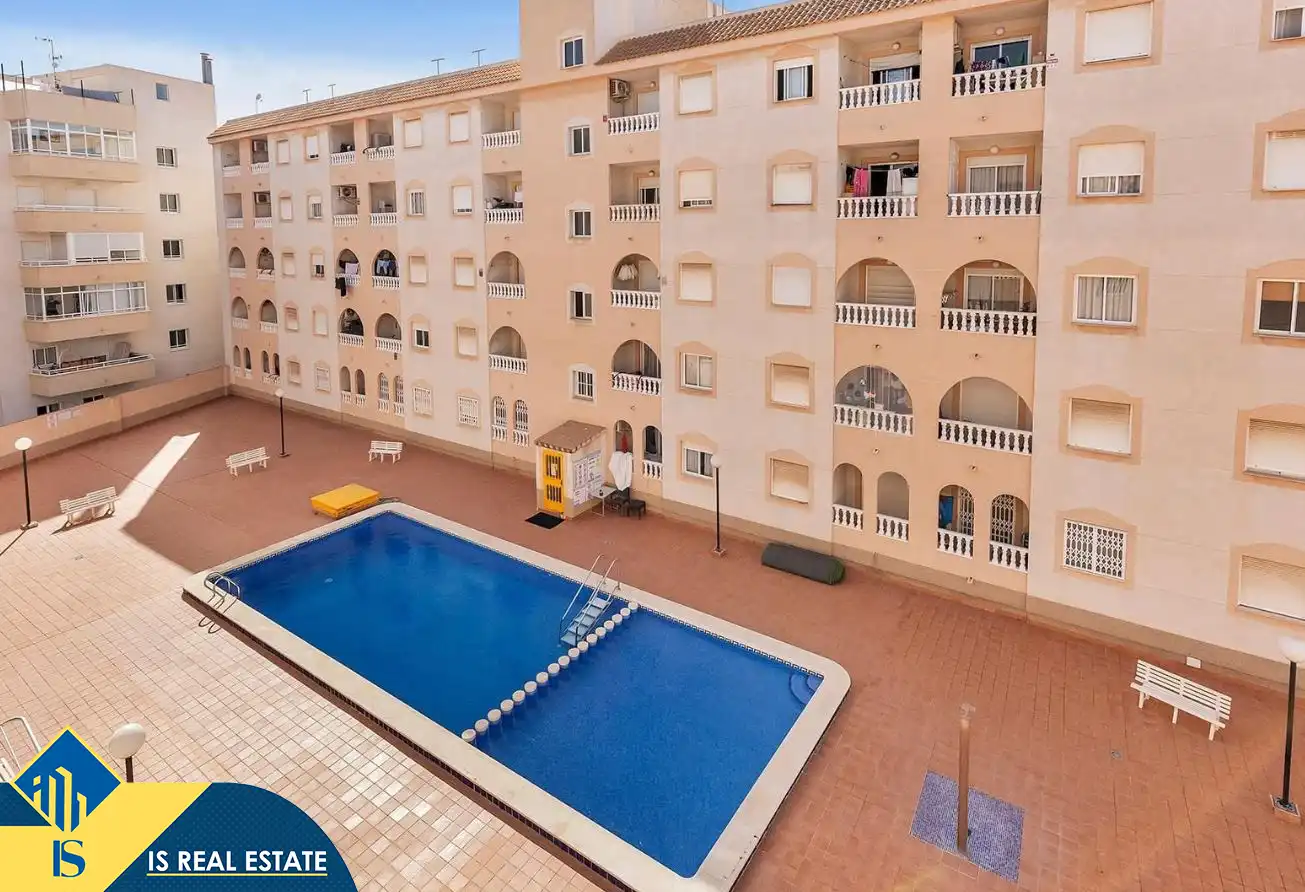 Apartamento con piscina en venta en Nueva Torrevieja - Aguas Nuevas