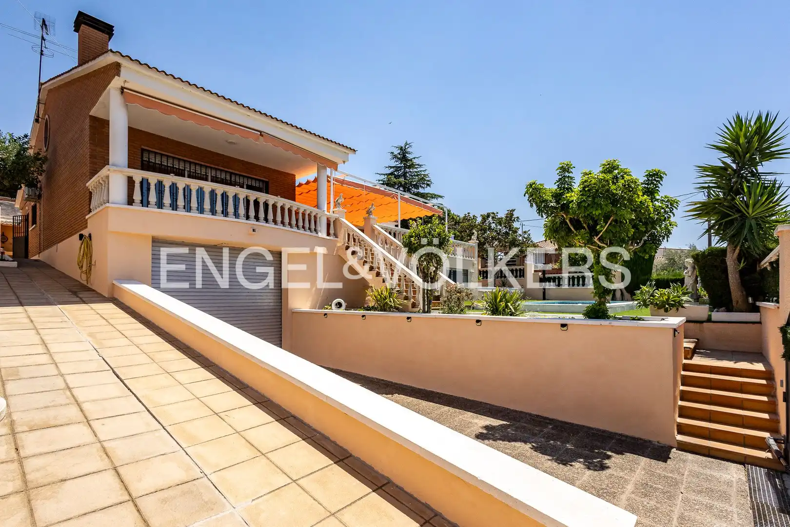 Vista exterior de Casa o chalet de alquiler en Viladecans con Aire acondicionado, Calefacción y Jardín privado