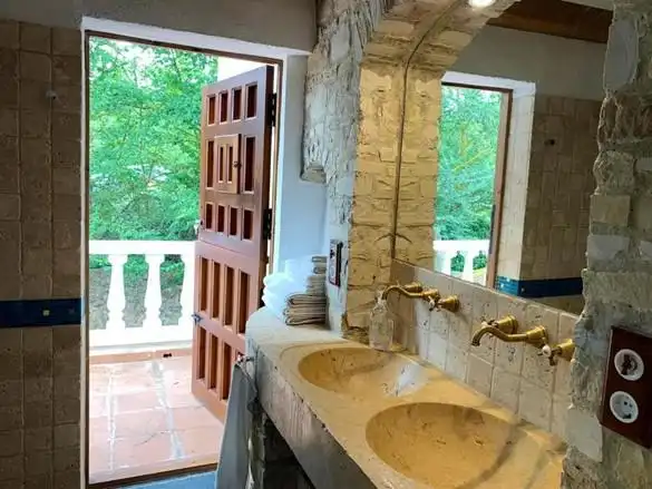 Baño de Finca rústica en venta en Querol con Calefacción, Jardín privado y Terraza
