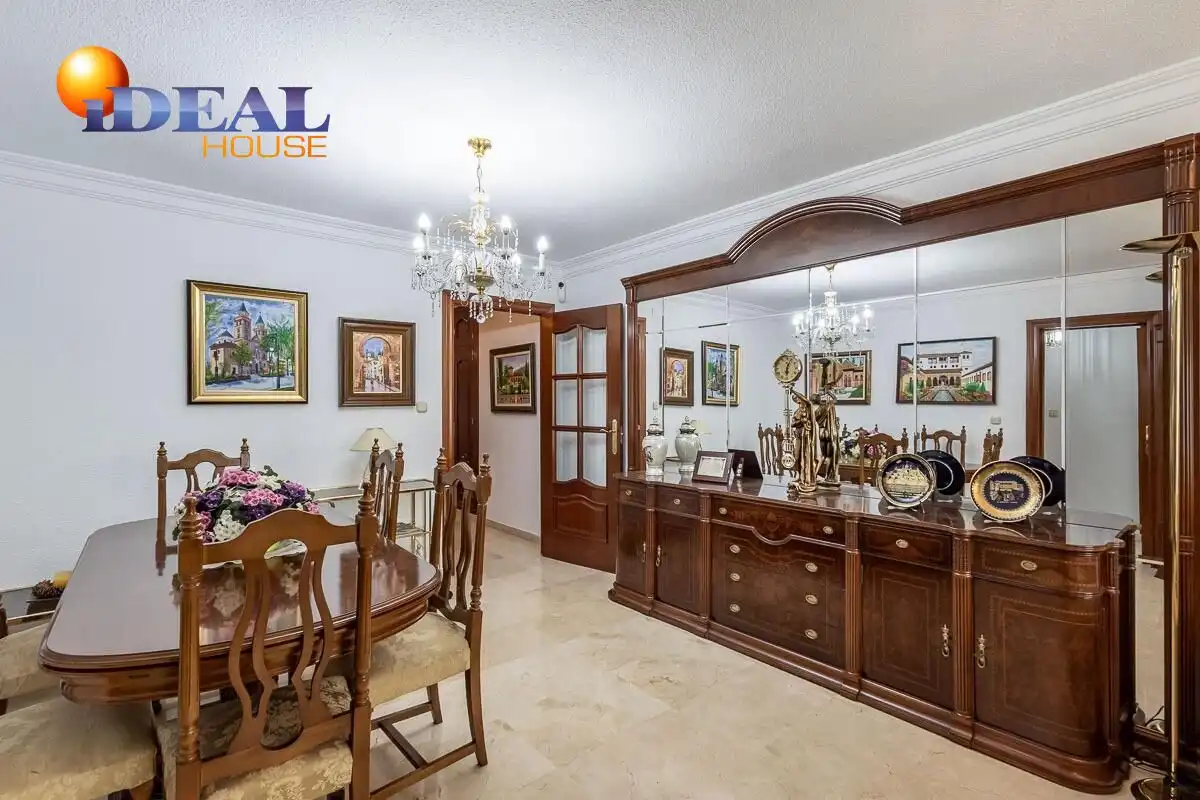 Piso con ascensor en venta en Calle ARQUITECTO JIMENEZ LACAL, imagen 9