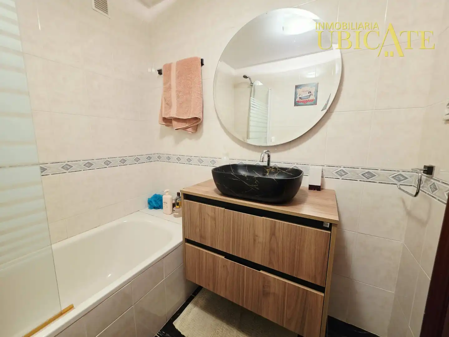 Baño de Piso en venta en Castro-Urdiales con Calefacción, Parquet y Terraza