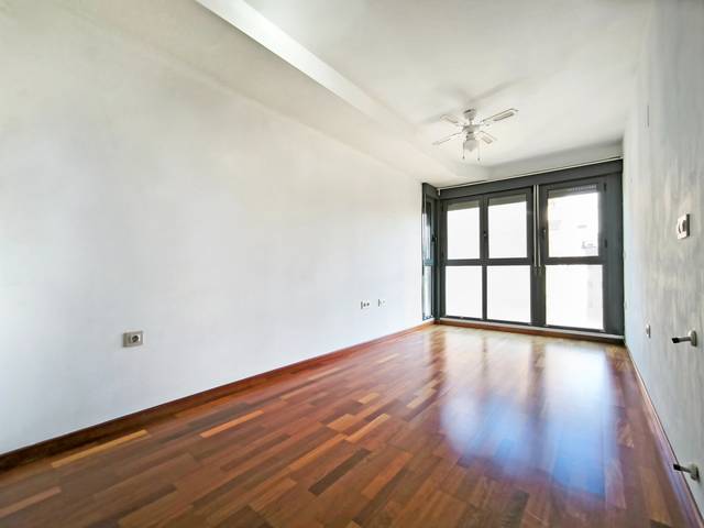 Piso en Venta en Carrer Malta en Metro - Auditorio