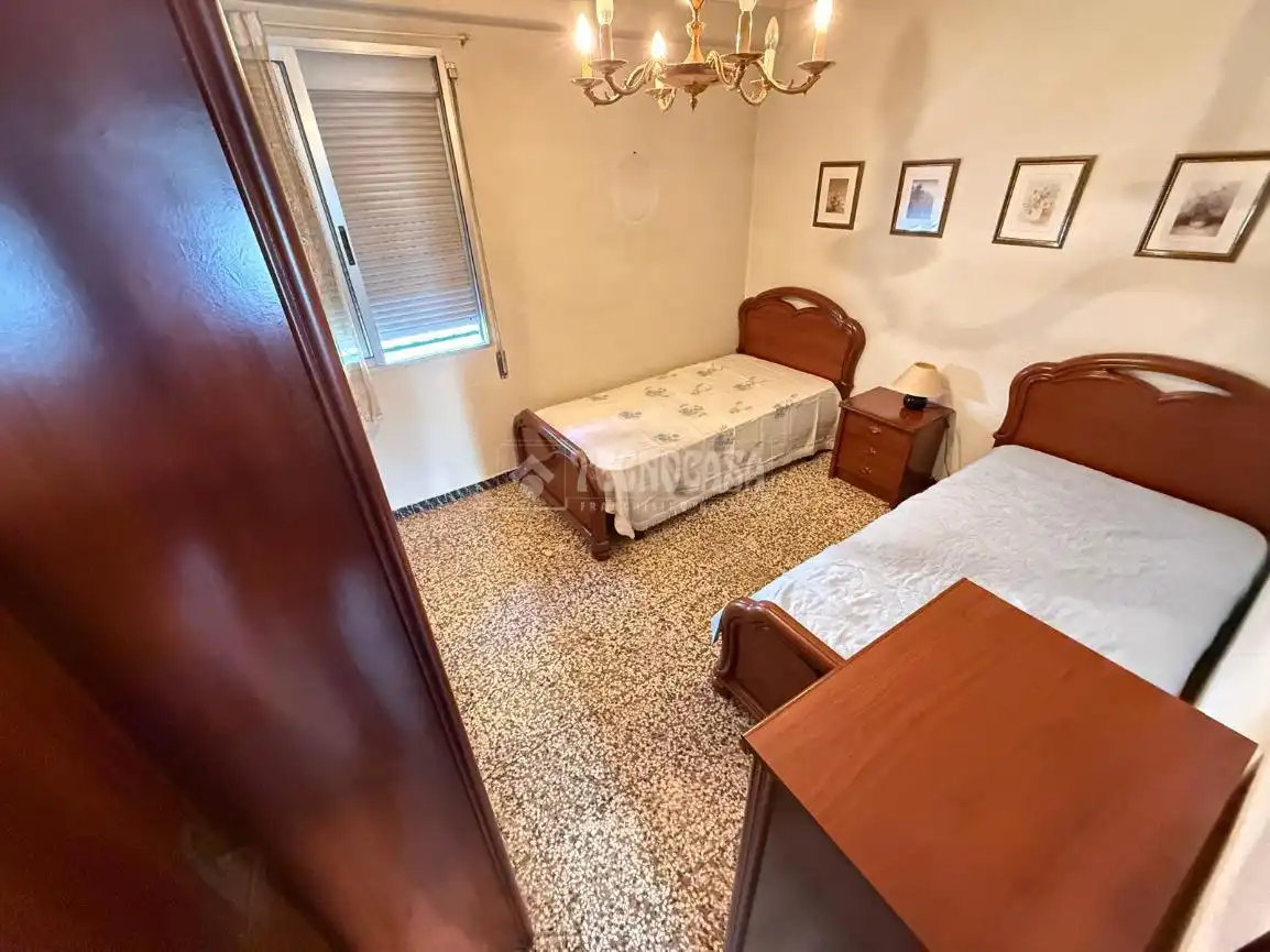 Bedroom of Flat for sale in Zaragoza