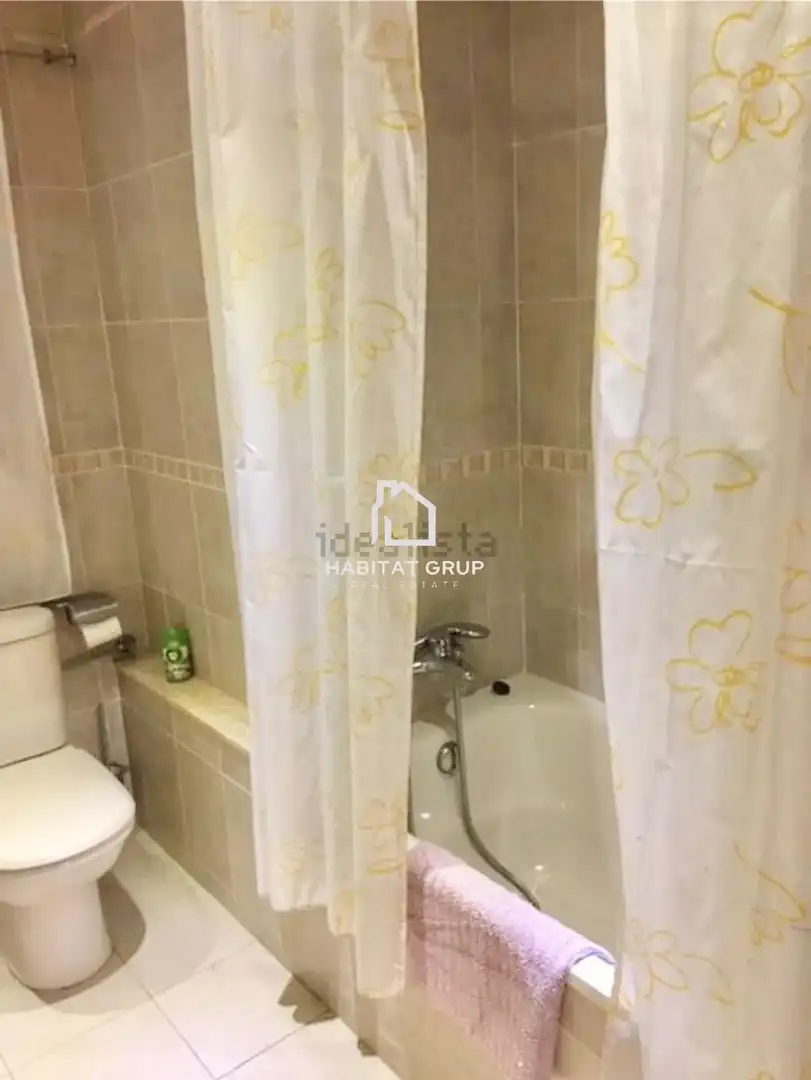 Bany de Pis en venda en Tortosa amb Aire condicionat, Calefacció i Terrassa