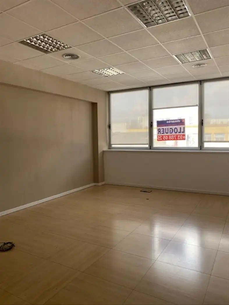 Büro zur Miete in Terrassa mit Klimaanlage