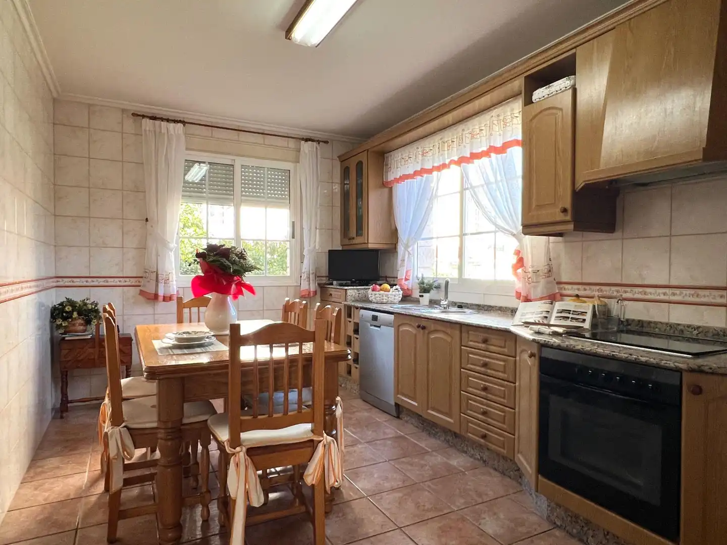 Kitchen of Houses for sale in Bergondo, A Coruña