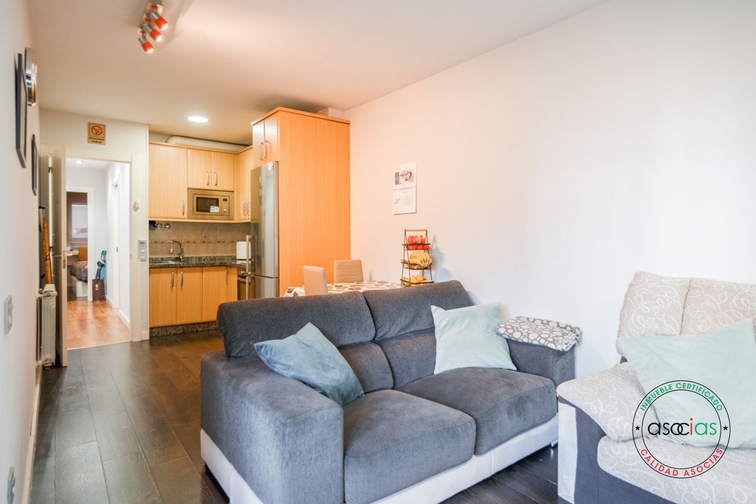 Sala d'estar de Pis en venda en Oviedo  amb Calefacció, Traster i Moblat