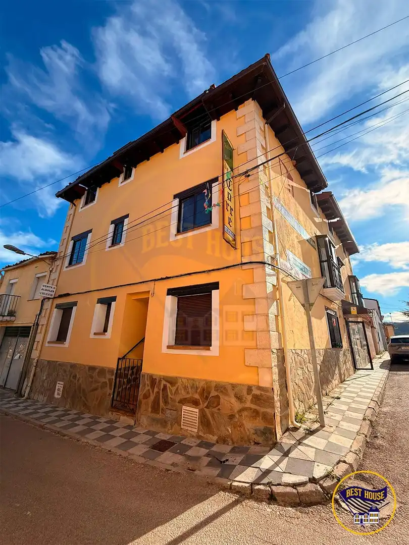 Außenansicht von Gebaude zum Verkauf in Mariana