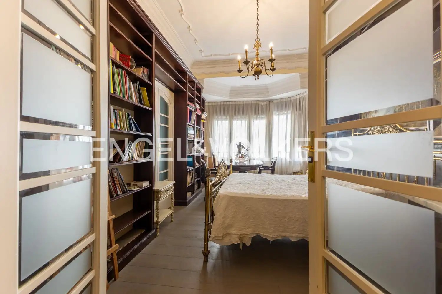 Schlafzimmer von Wohnung zur Miete in Valencia mit Heizung