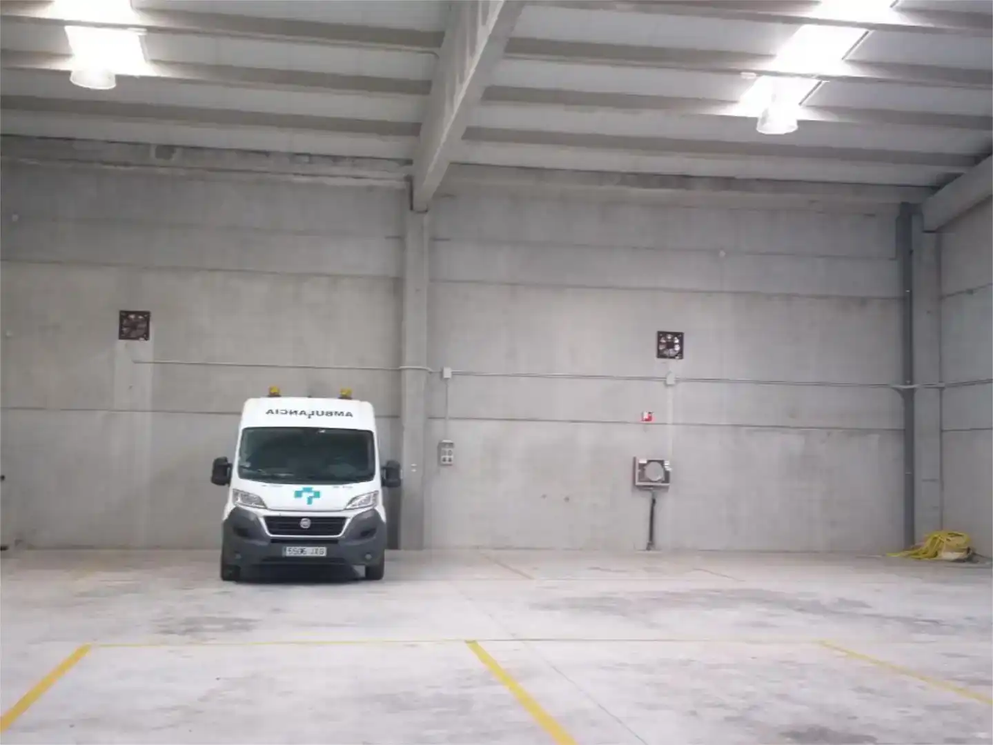 Parking of Industrial buildings for rent in Haro