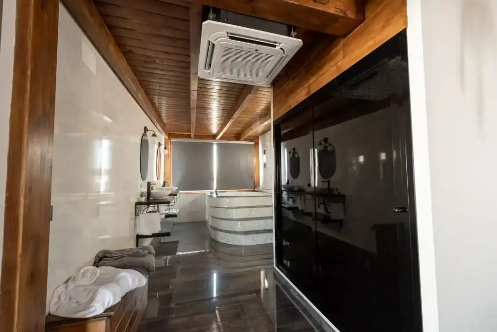 Badezimmer von Dachboden zur Miete in Jerez de la Frontera mit Klimaanlage und Balkon
