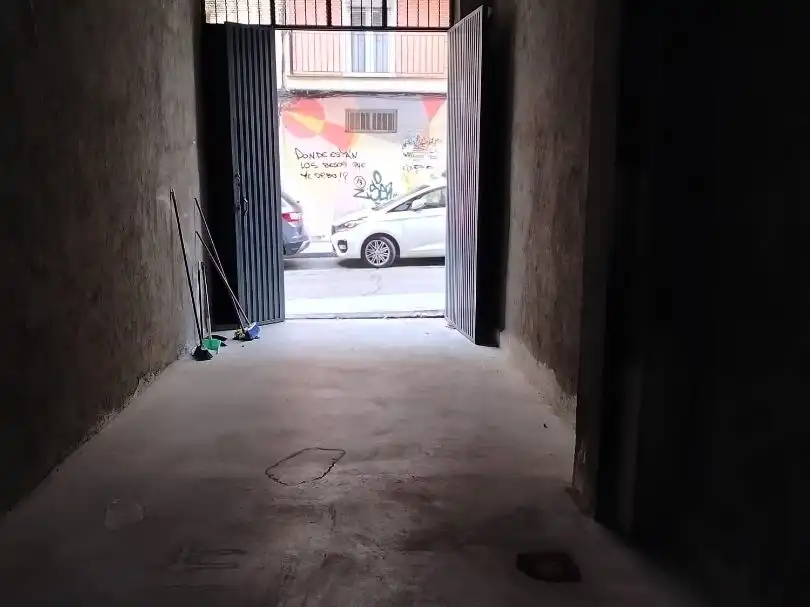 Garaje de alquiler en San Bernardo - Carmelitas - Campus