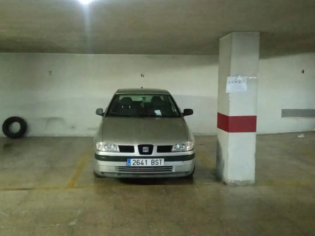 Einzelparkplatz zum Verkauf in Avenida de Chapi 25, imagen 6