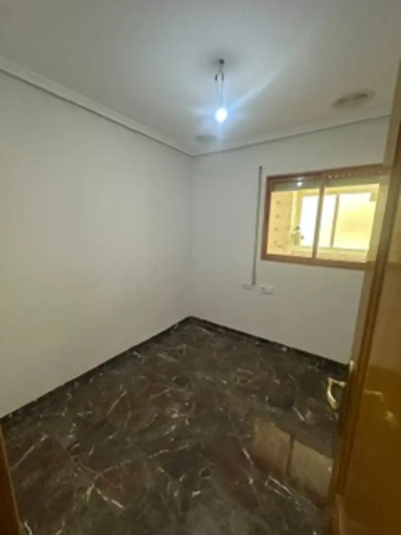 Flat for sale in Elche / Elx  with Heating and Balcony