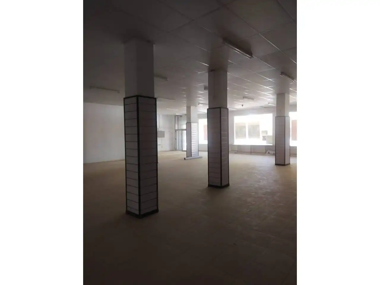 Local comercial de lloguer a Calle Toledo 32, imagen 4
