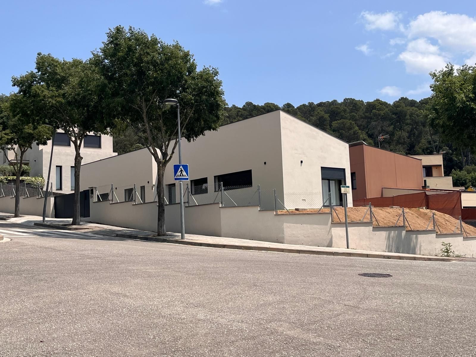 Vista exterior de Casa o xalet en venda en La Roca del Vallès amb Aire condicionat