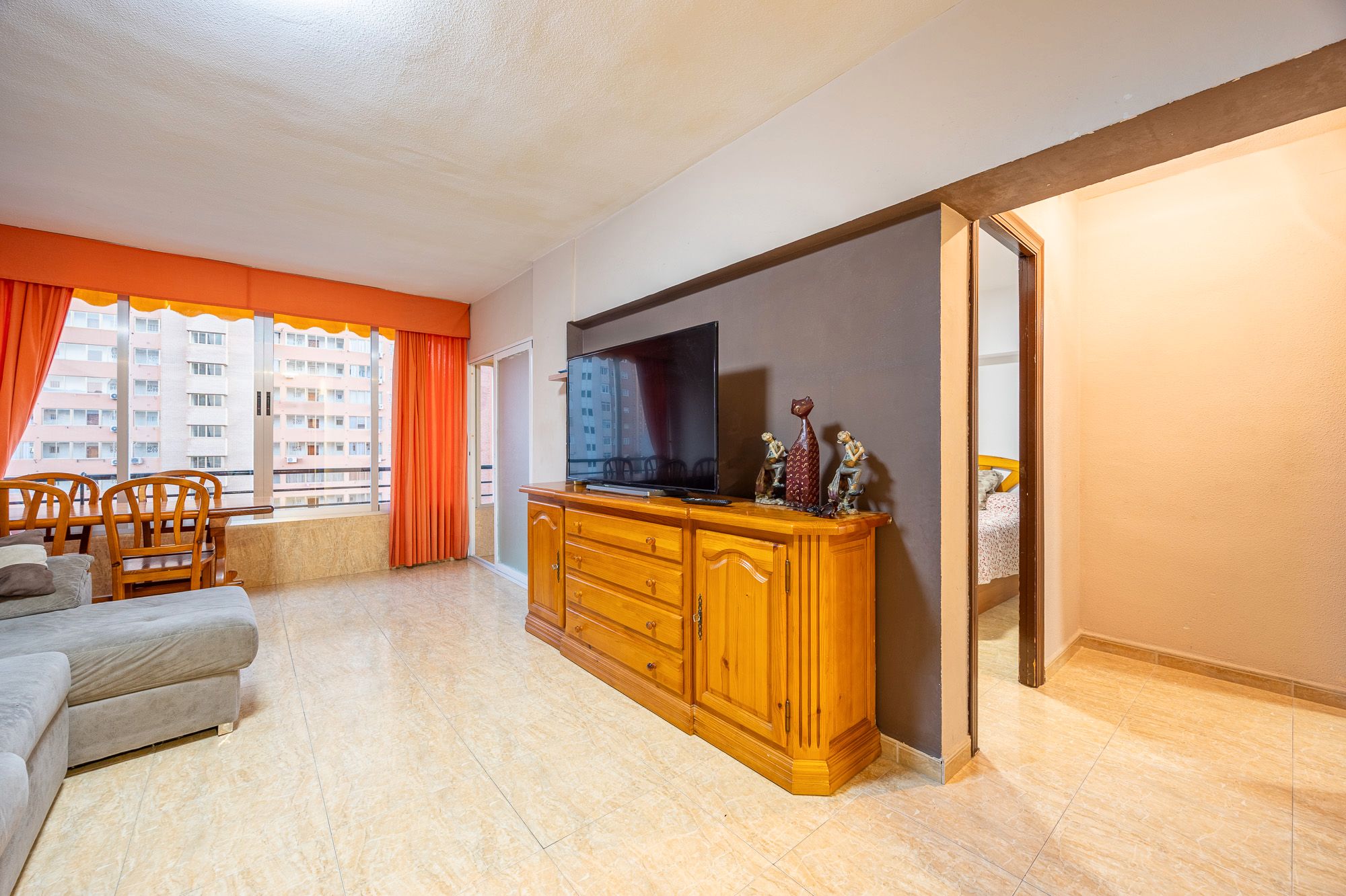 Living room of Apartment for sale in Benidorm  with Swimming Pool, Furnished and Community pool