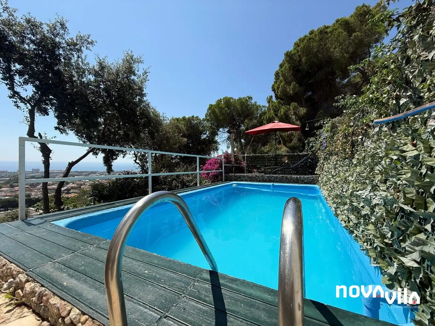 Swimming pool of Houses for sale in Pineda de Mar  with Parquet flooring