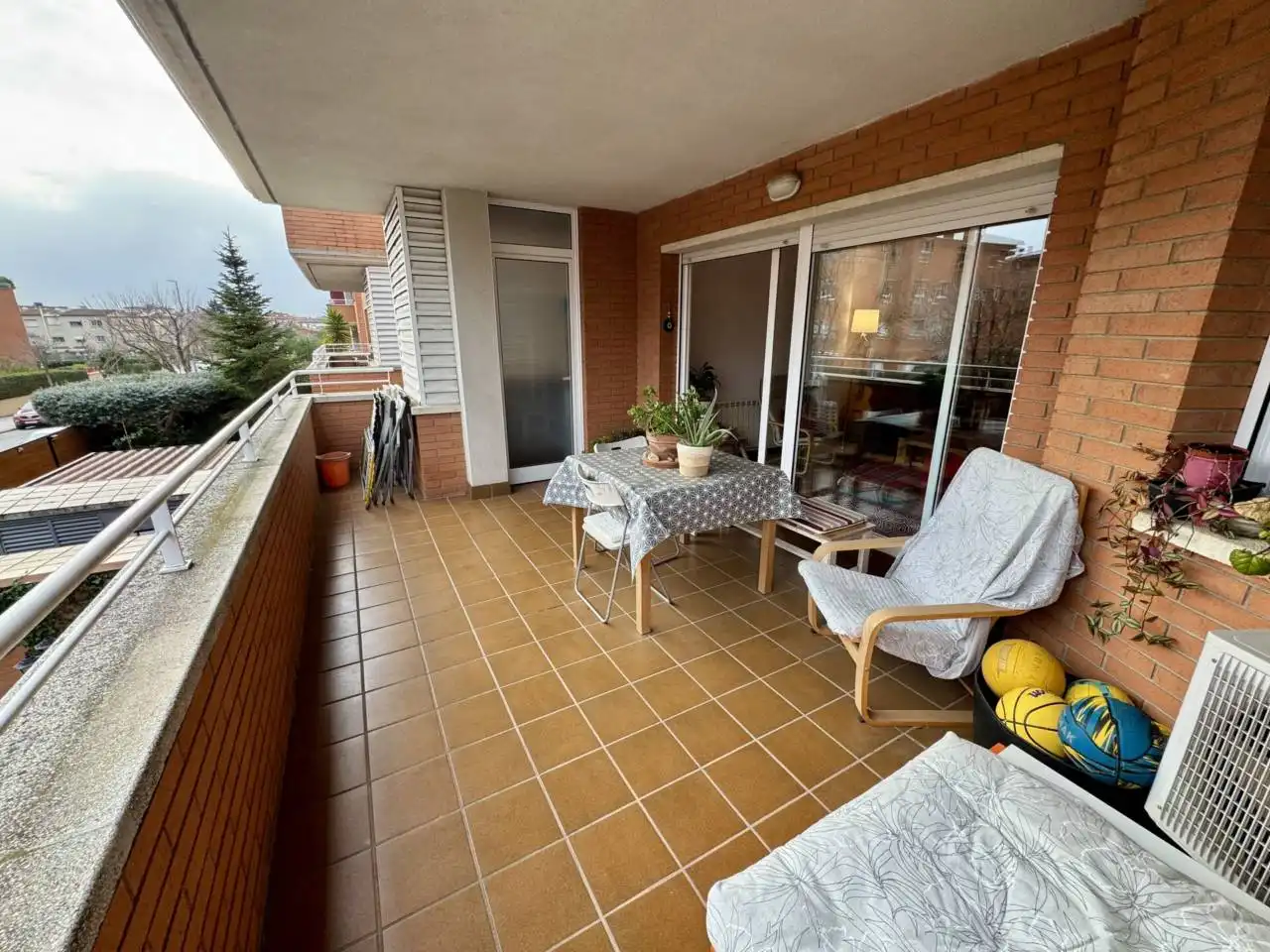 Terraza de Piso en venta en Cerdanyola del Vallès con Parquet, Terraza y Piscina comunitaria
