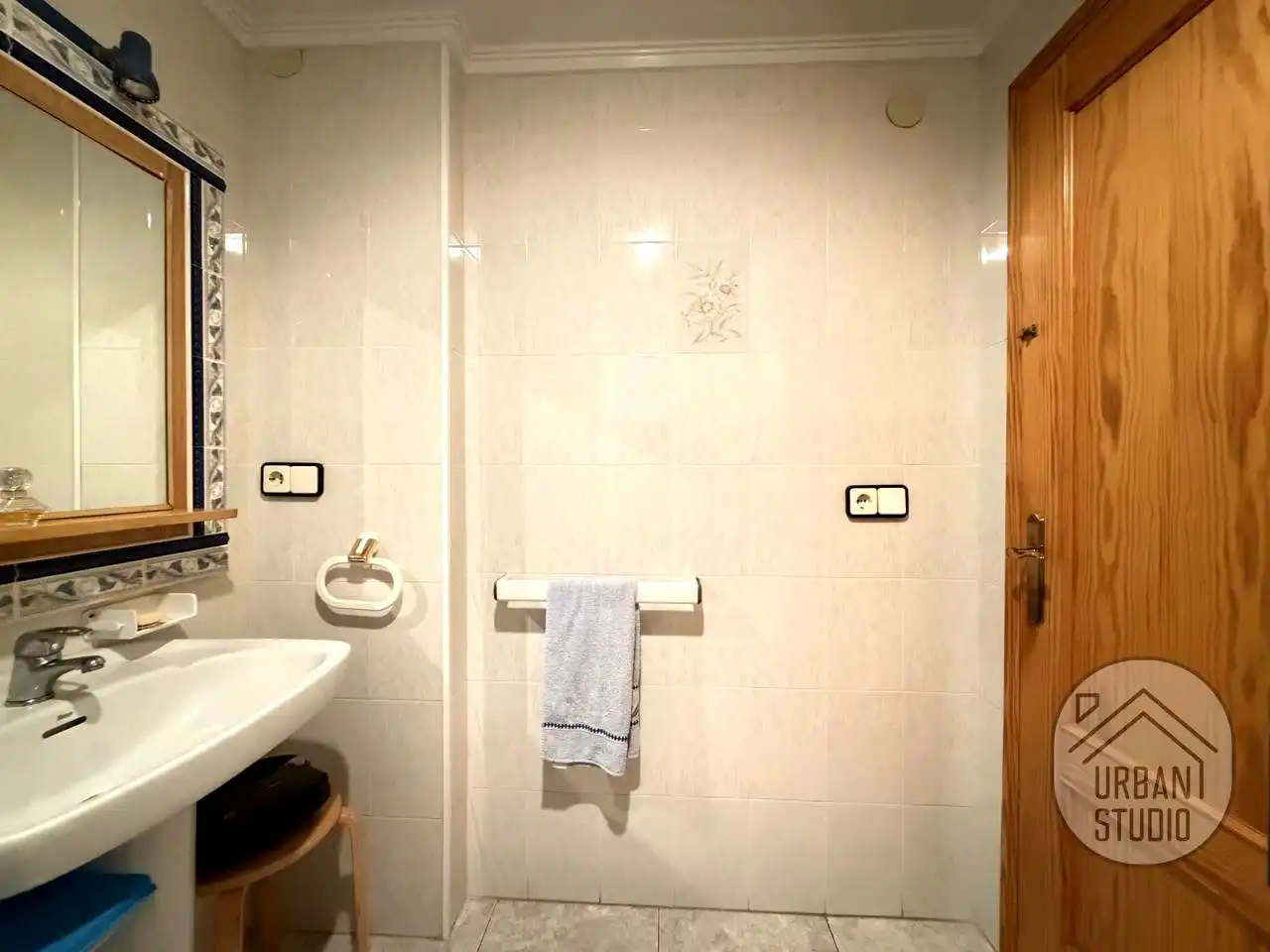 Bathroom of Flat for sale in Alicante / Alacant  with Air Conditioner, Furnished and Balcony