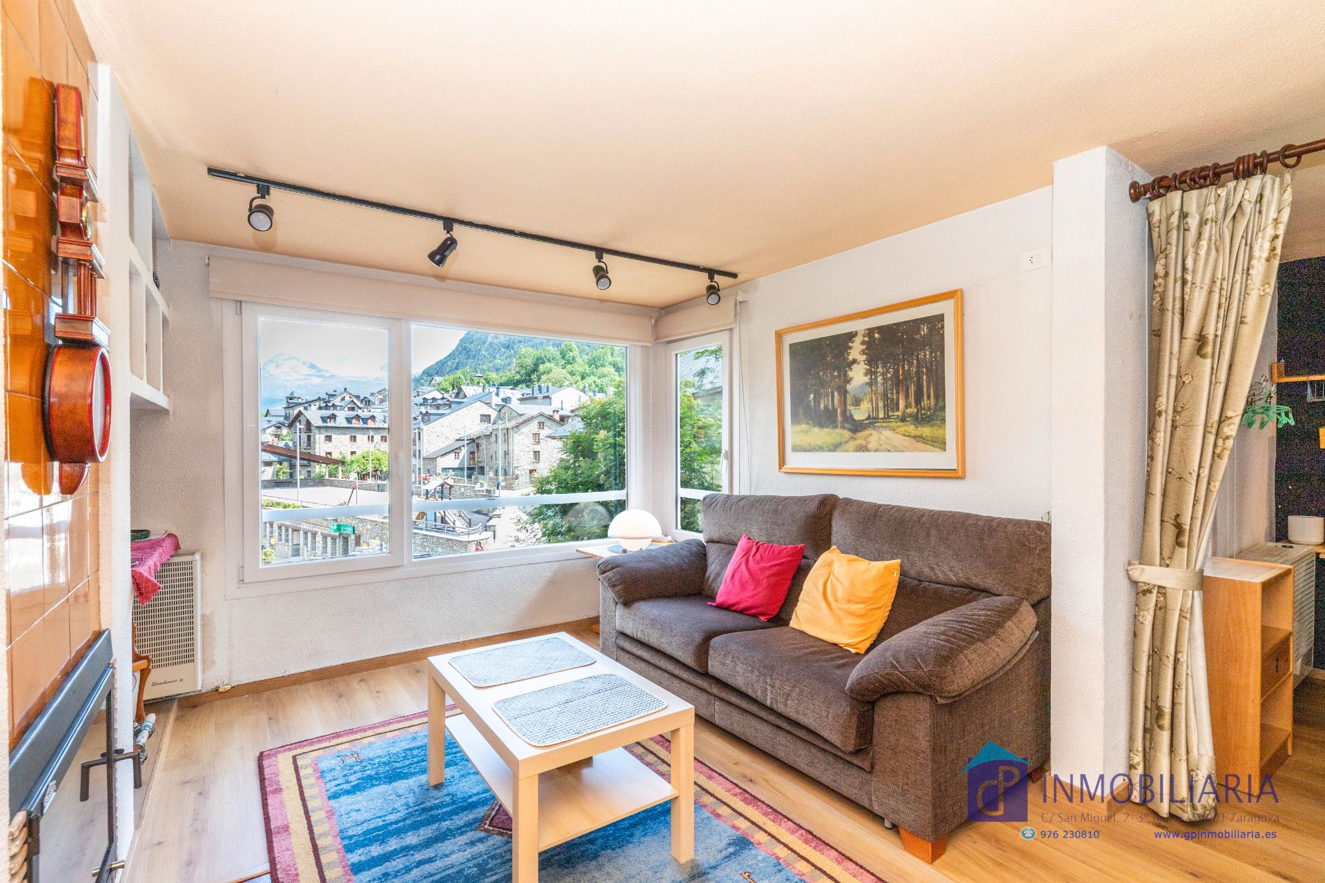 Living room of Apartment for sale in Benasque  with Heating, Parquet flooring and Storage room