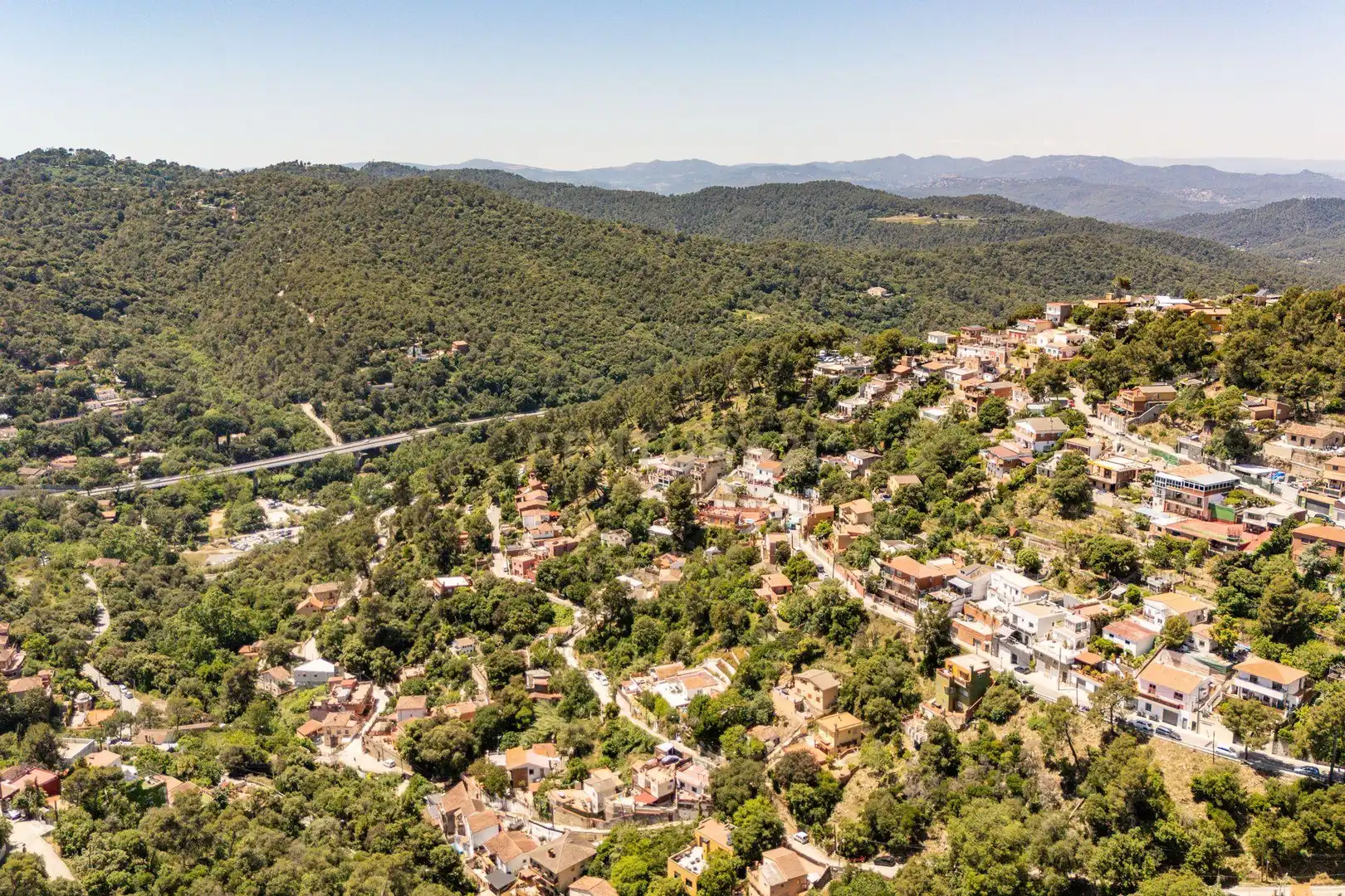 Vista exterior de Casa o xalet en venda en Sant Cugat del Vallès amb Jardí privat i Traster