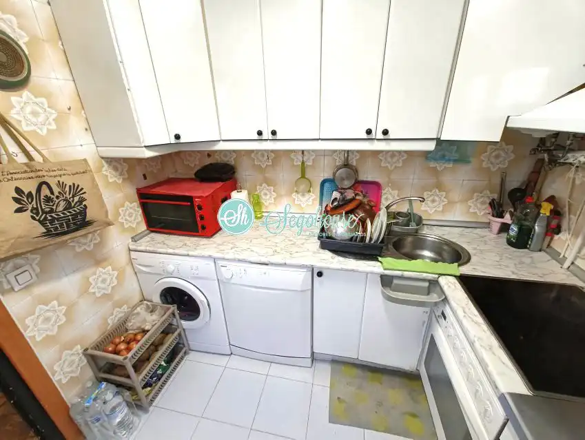 Cocina de Piso en venta en Segovia con Calefacción, Parquet y Trastero