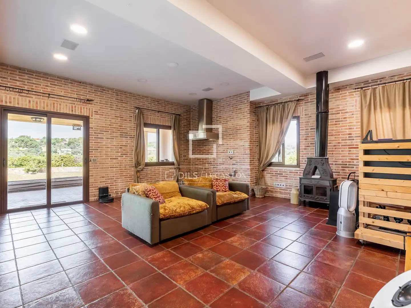 Sala de estar de Casa o chalet en venta en Las Rozas de Madrid con Aire acondicionado, Calefacción y Jardín privado