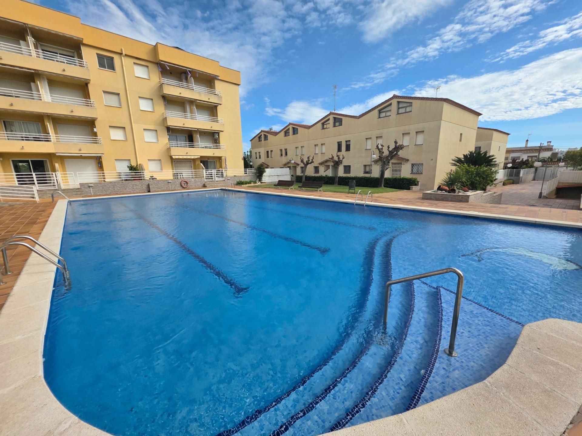 Piscina de Casa adosada en venta en Torredembarra con Aire acondicionado, Jardín privado y Terraza
