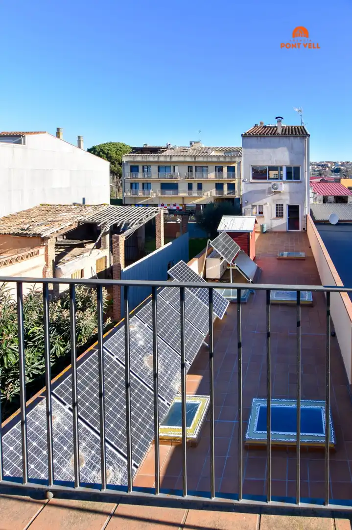 Casa aparellada amb terrassa en venda a La Bisbal d'Empordà, imagen 46