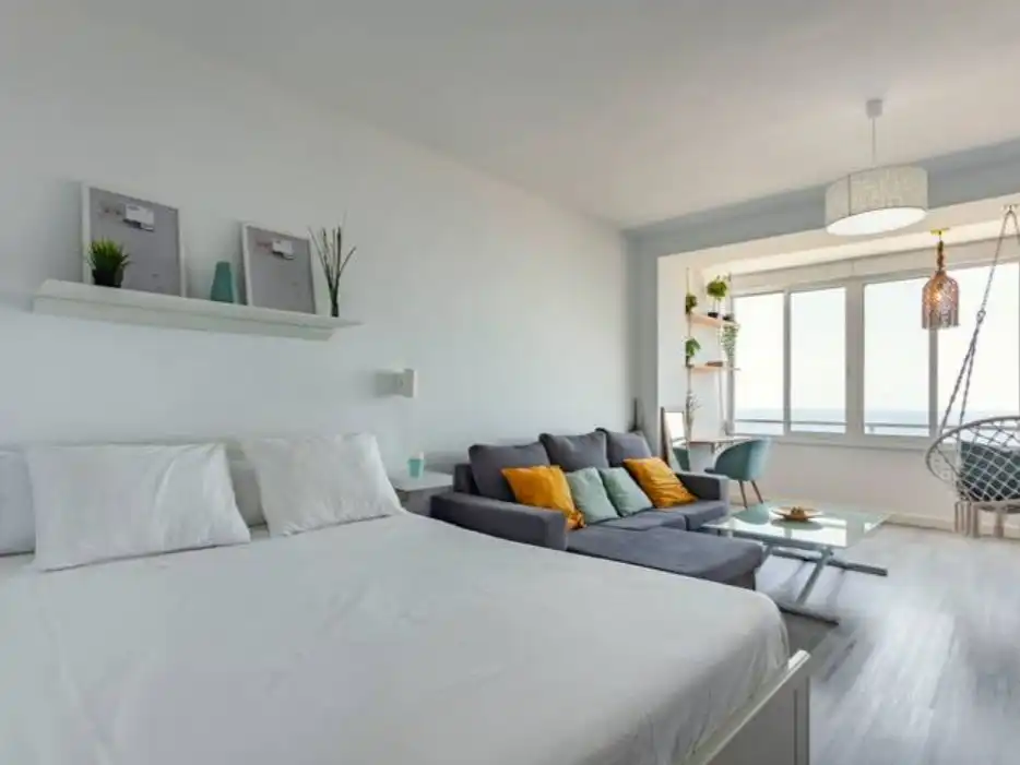 Schlafzimmer von Wohnung zur Miete in Roquetas de Mar mit Klimaanlage und Balkon