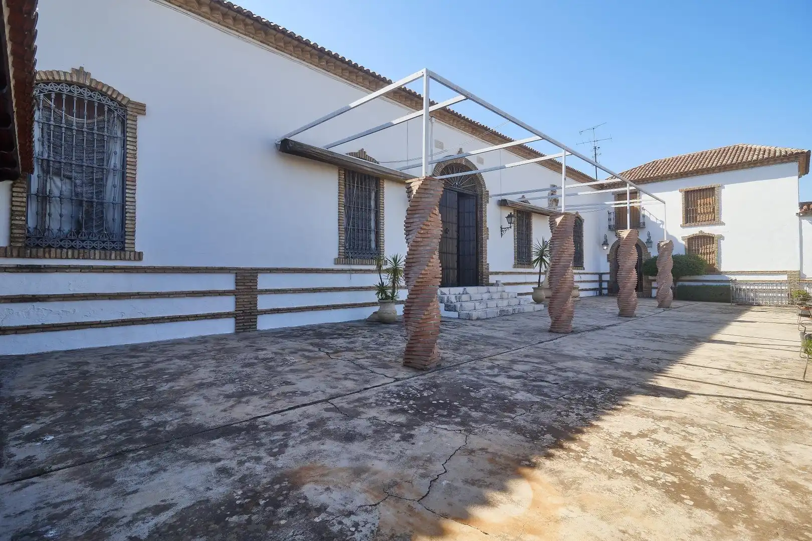 Vista exterior de Nave industrial en venta en Aguilar de la Frontera