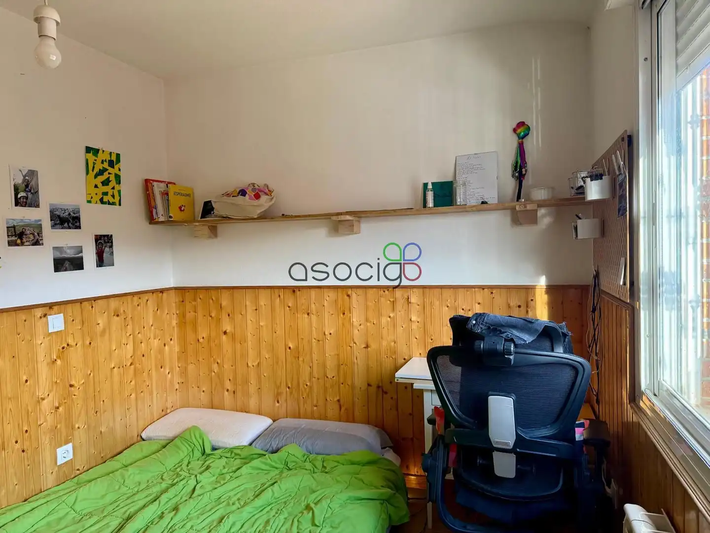 Habitación de Casa adosada en venta en Chiloeches con Calefacción y Jardín privado