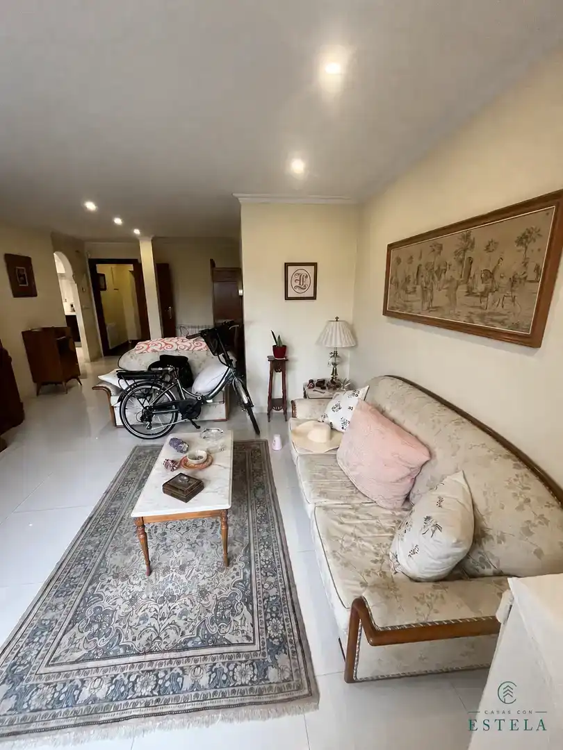 Sala d'estar de Finca rústica en venda en Santander amb Jardí privat, Parquet i Traster