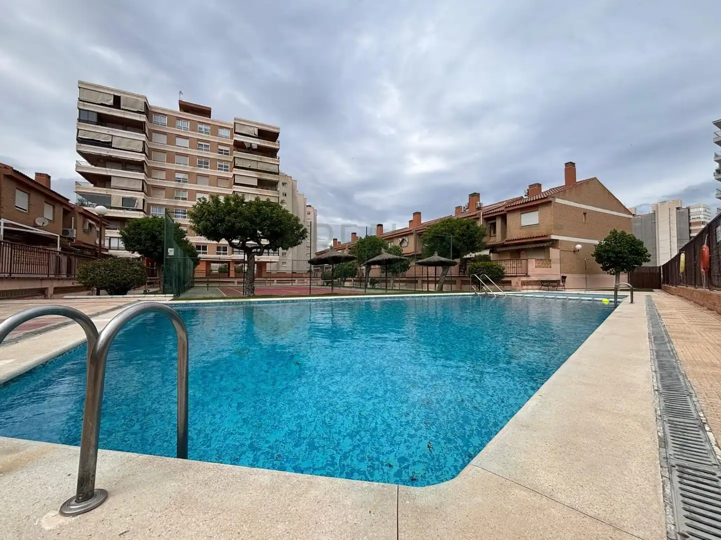 Piscina de Casa adosada en venta en Alicante / Alacant con Calefacción, Jardín privado y Terraza