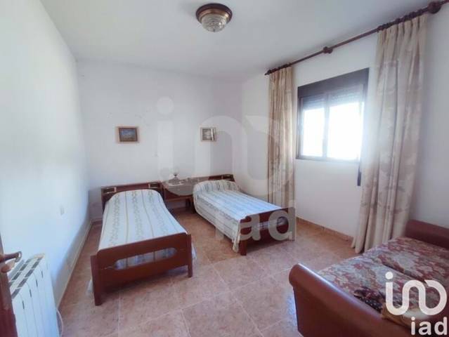 Casa-chalet en Venta en Reina