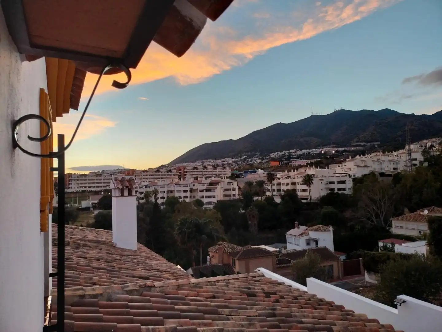 Vista exterior de Casa o chalet en venta en Benalmádena con Aire acondicionado, Calefacción y Jardín privado
