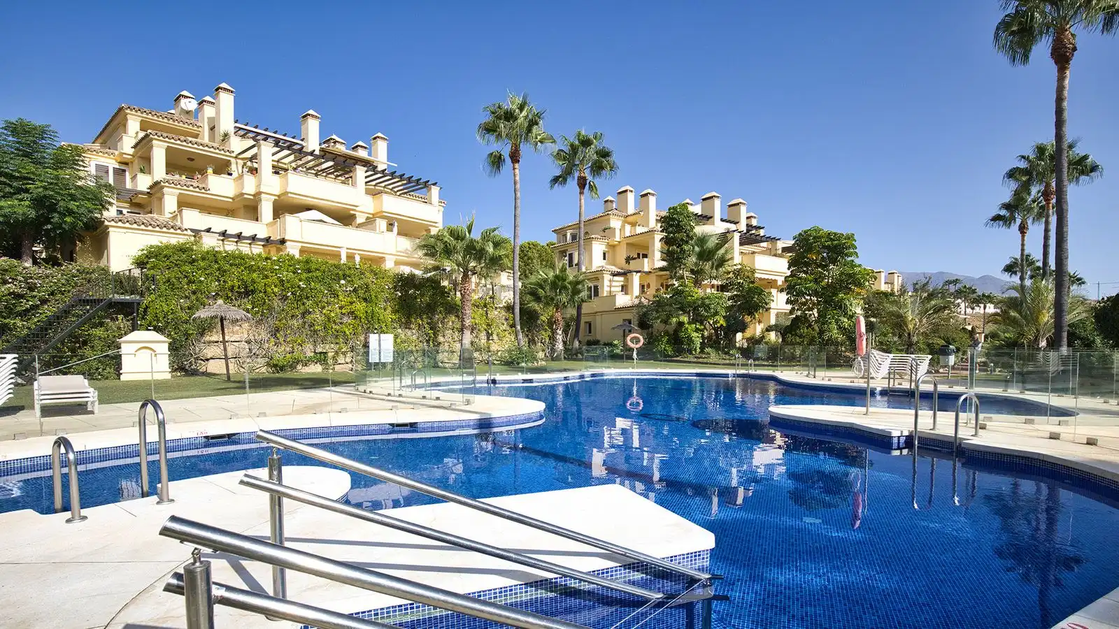 Mini appartamento con piscina in vendita a Urbanizacion Majestic Hills 10, imagen 2