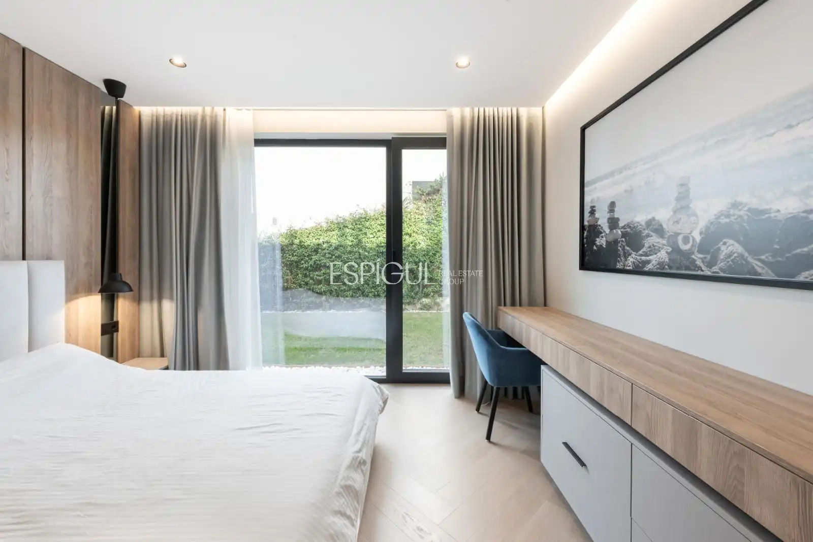 Bedroom of Houses for sale in Castelldefels  with Air Conditioner, Heating and Parquet flooring