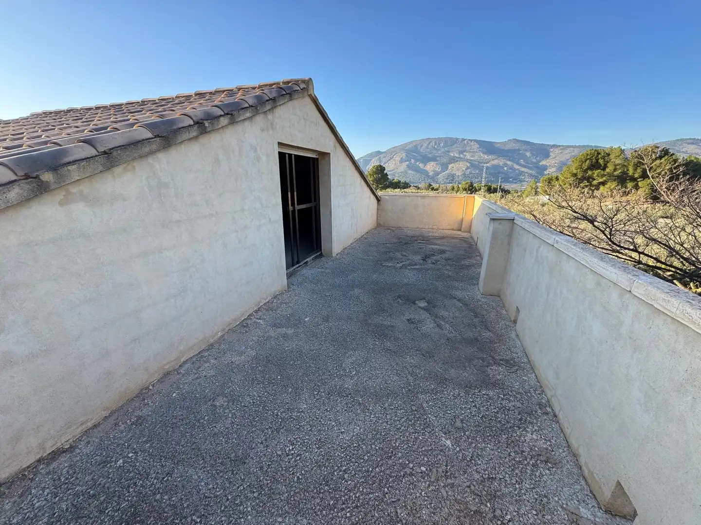 Vista exterior de Casa o xalet en venda en Castalla amb Terrassa