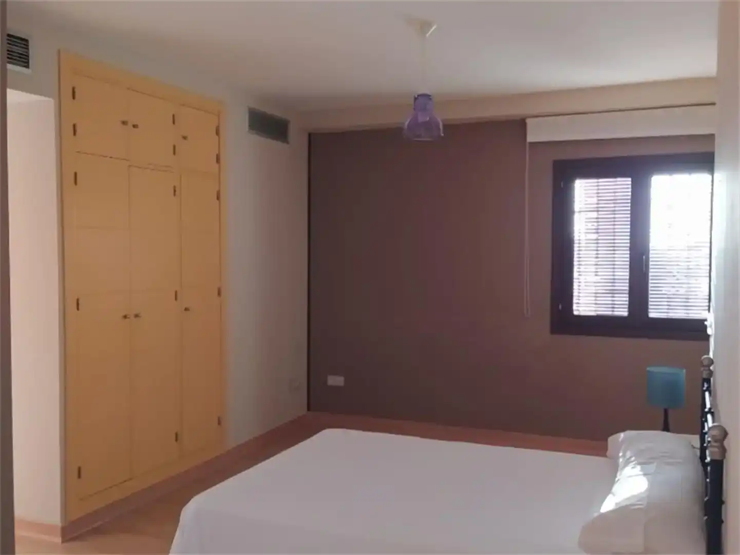 Habitación de Local en venta en Castilblanco de los Arroyos con Aire acondicionado, Parquet y Amueblado