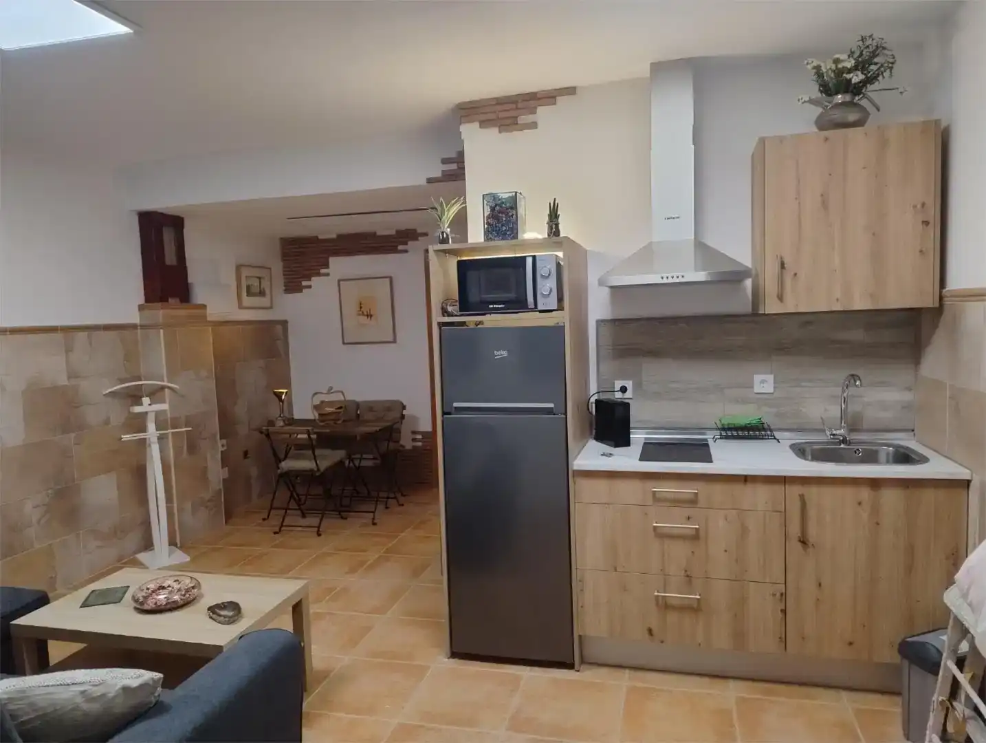 Cuina de Apartament de lloguer en Sevilla amb Aire condicionat, Moblat i Microones