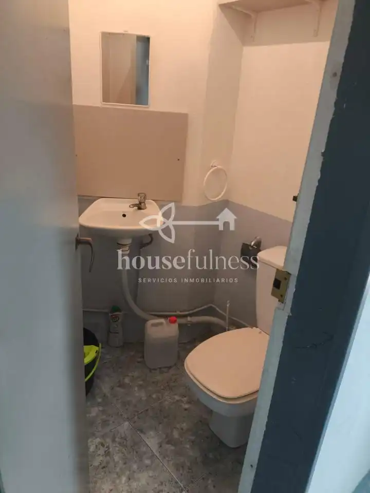 Baño de Local en venta en Ferrol