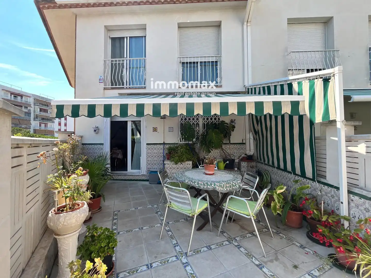Terraza de Casa adosada en venta en Vilanova i la Geltrú con Calefacción, Jardín privado y Terraza