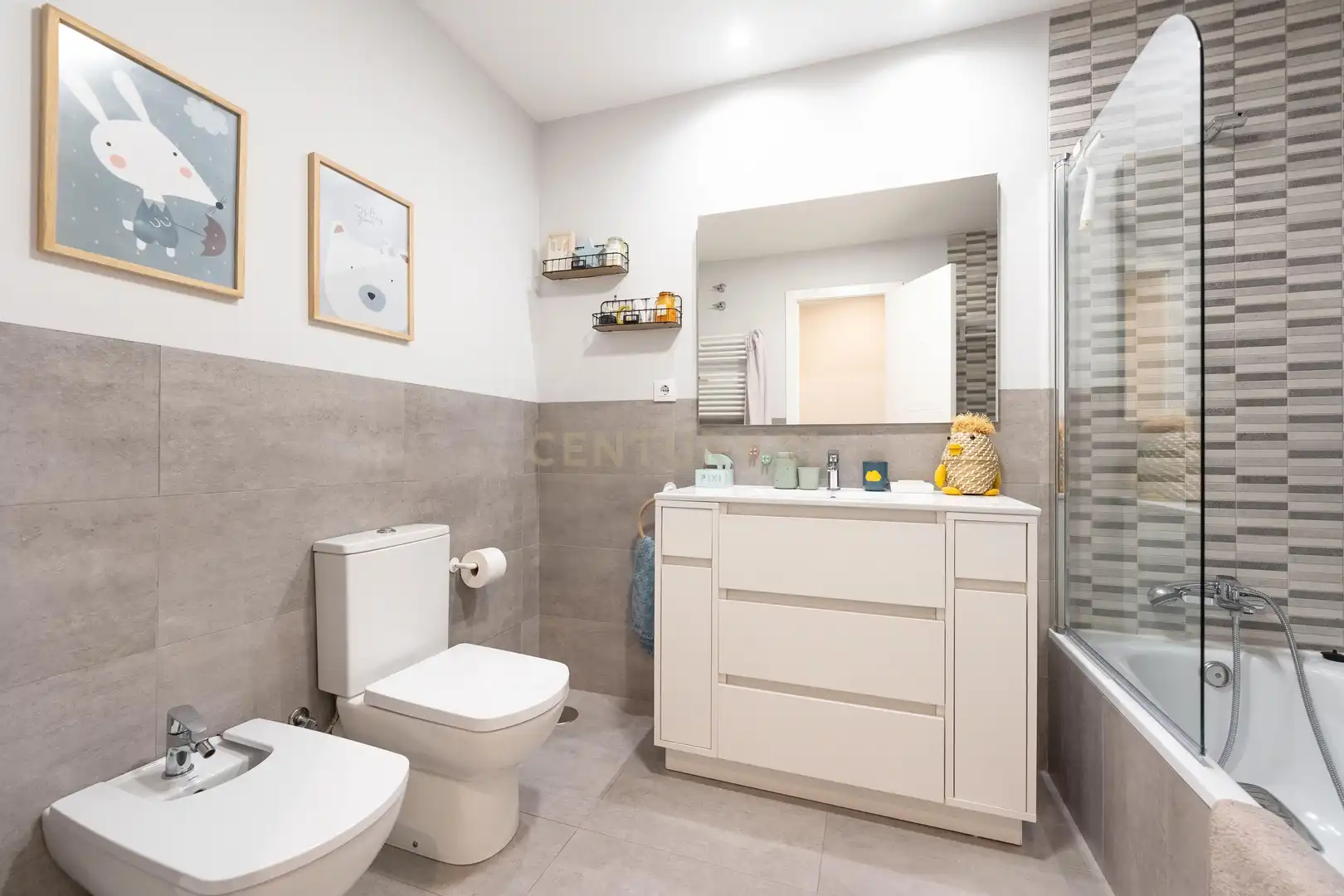 Bany de Apartament en venda en Madrid amb Aire condicionat, Traster i Forn