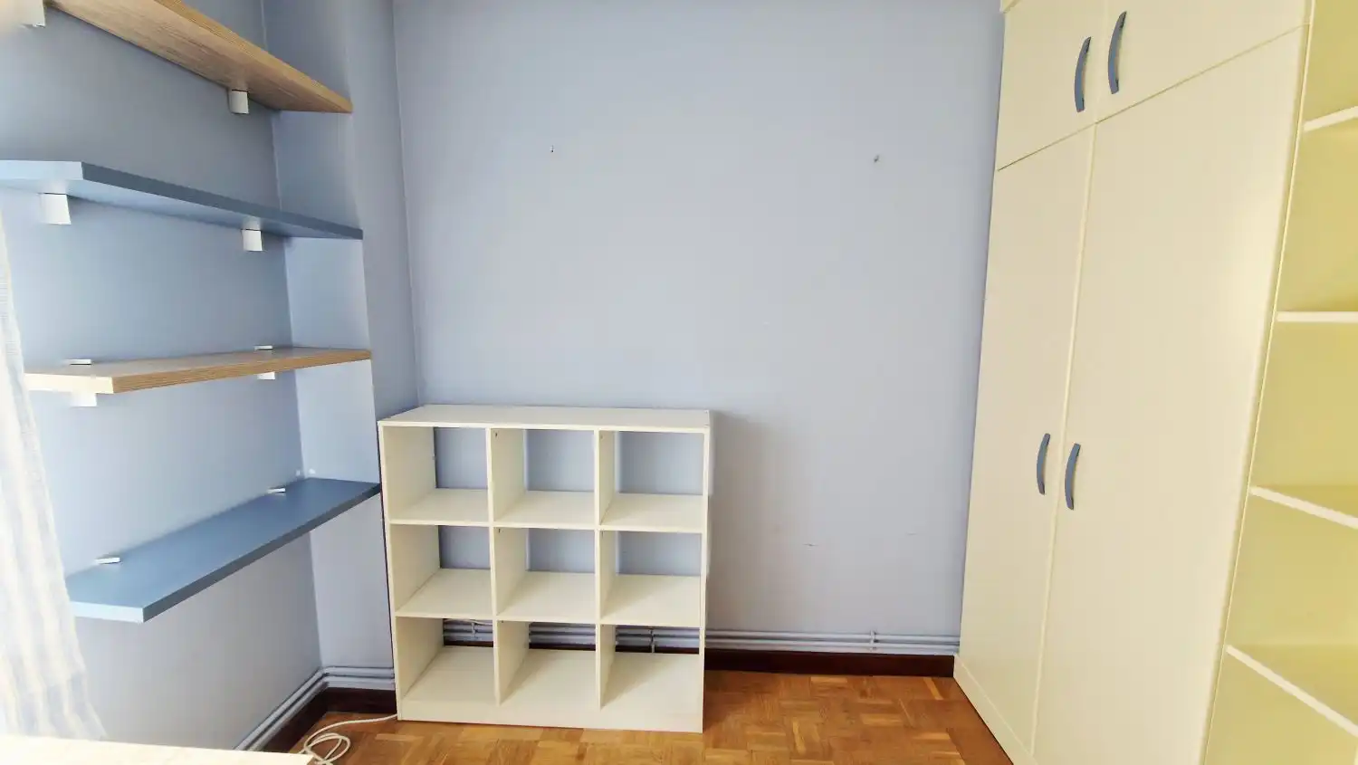 Habitación de Piso de alquiler en Torrelavega  con Calefacción, Amueblado y Balcón