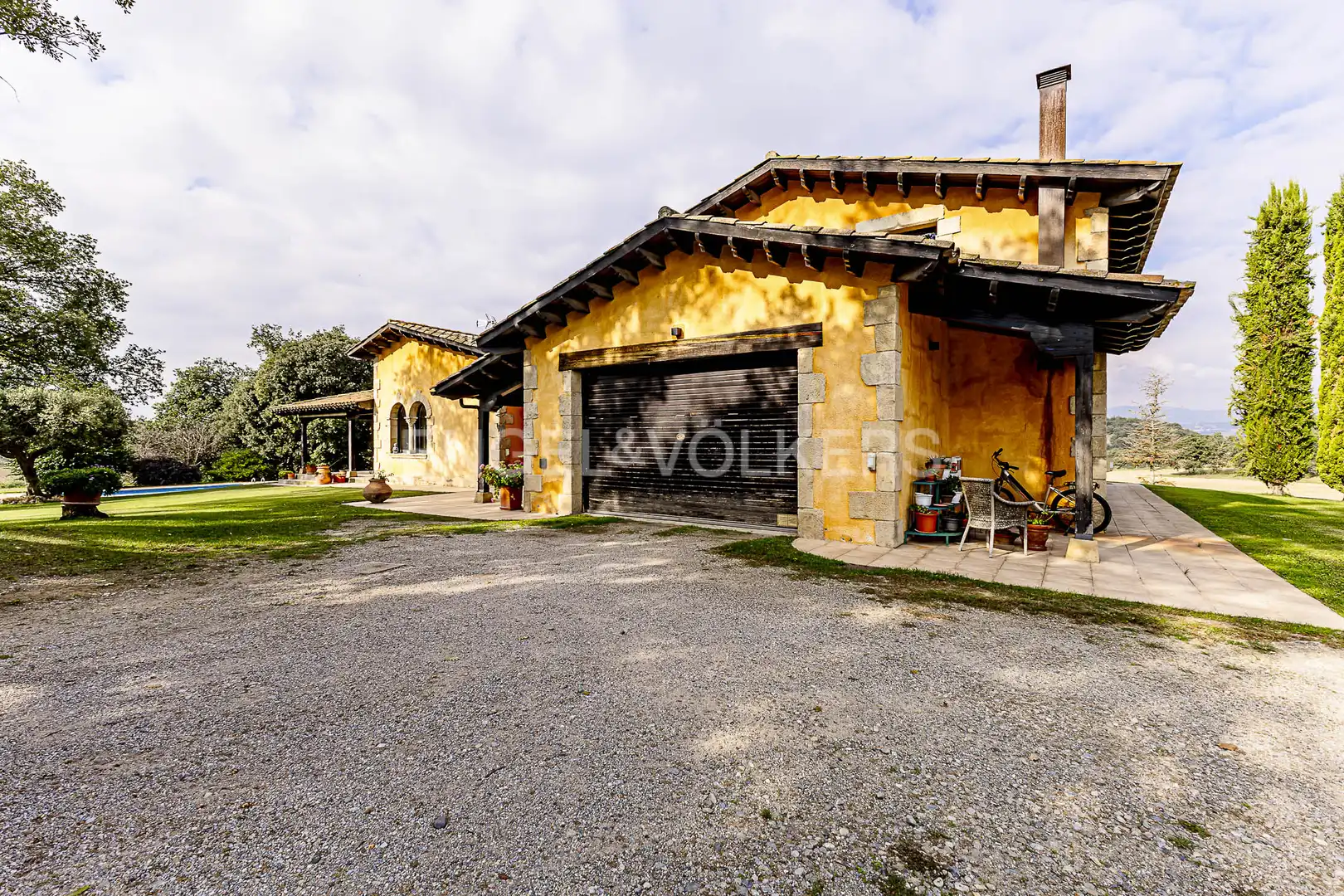 Außenansicht von Country house zum Verkauf in Torelló mit Klimaanlage, Heizung und Privatgarten