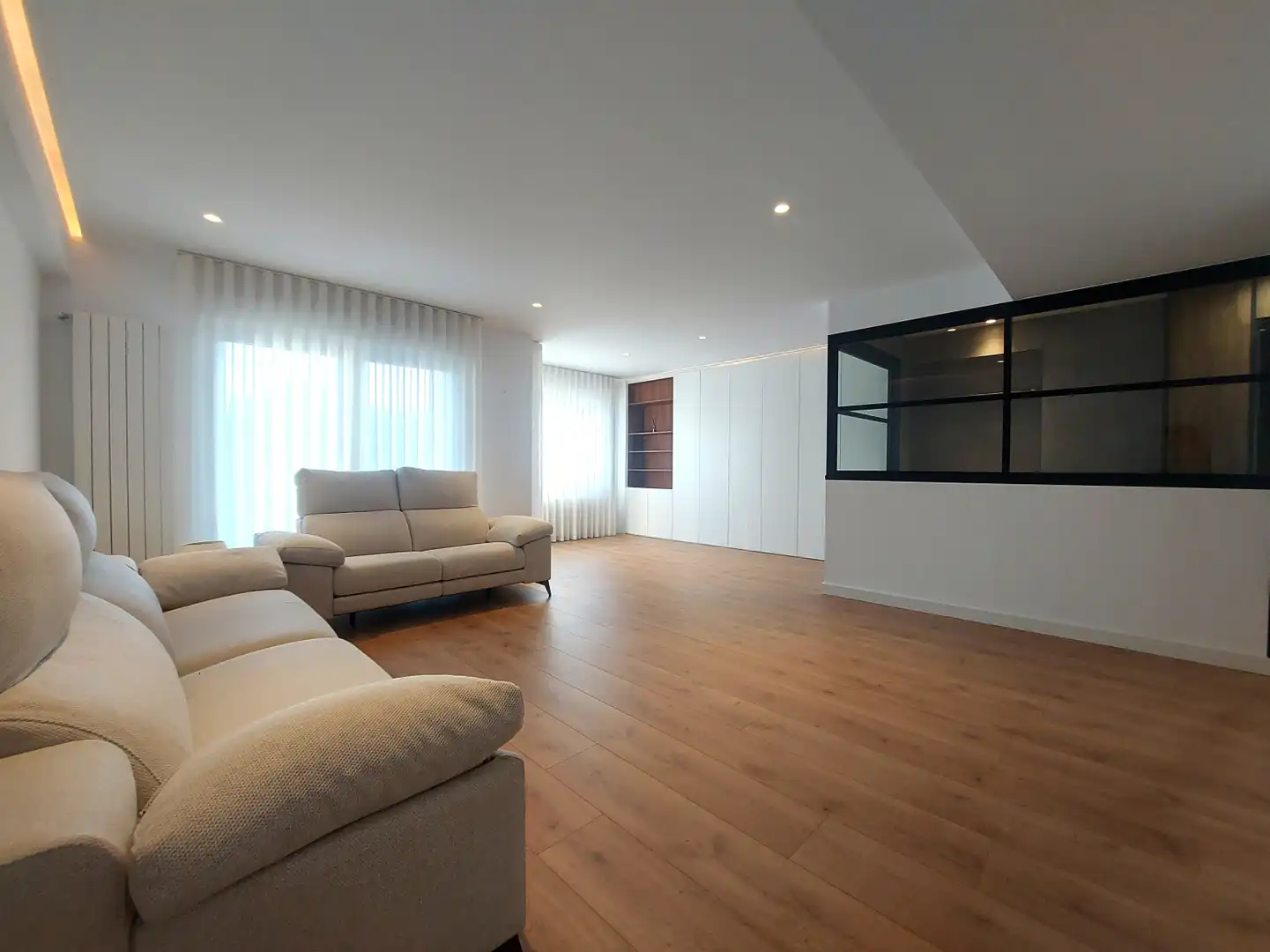 Sala de estar de Piso en venta en  Logroño con Aire acondicionado, Calefacción y Parquet