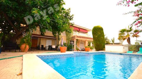 Villa en venta en La Veleta, 5 dormitorios.
