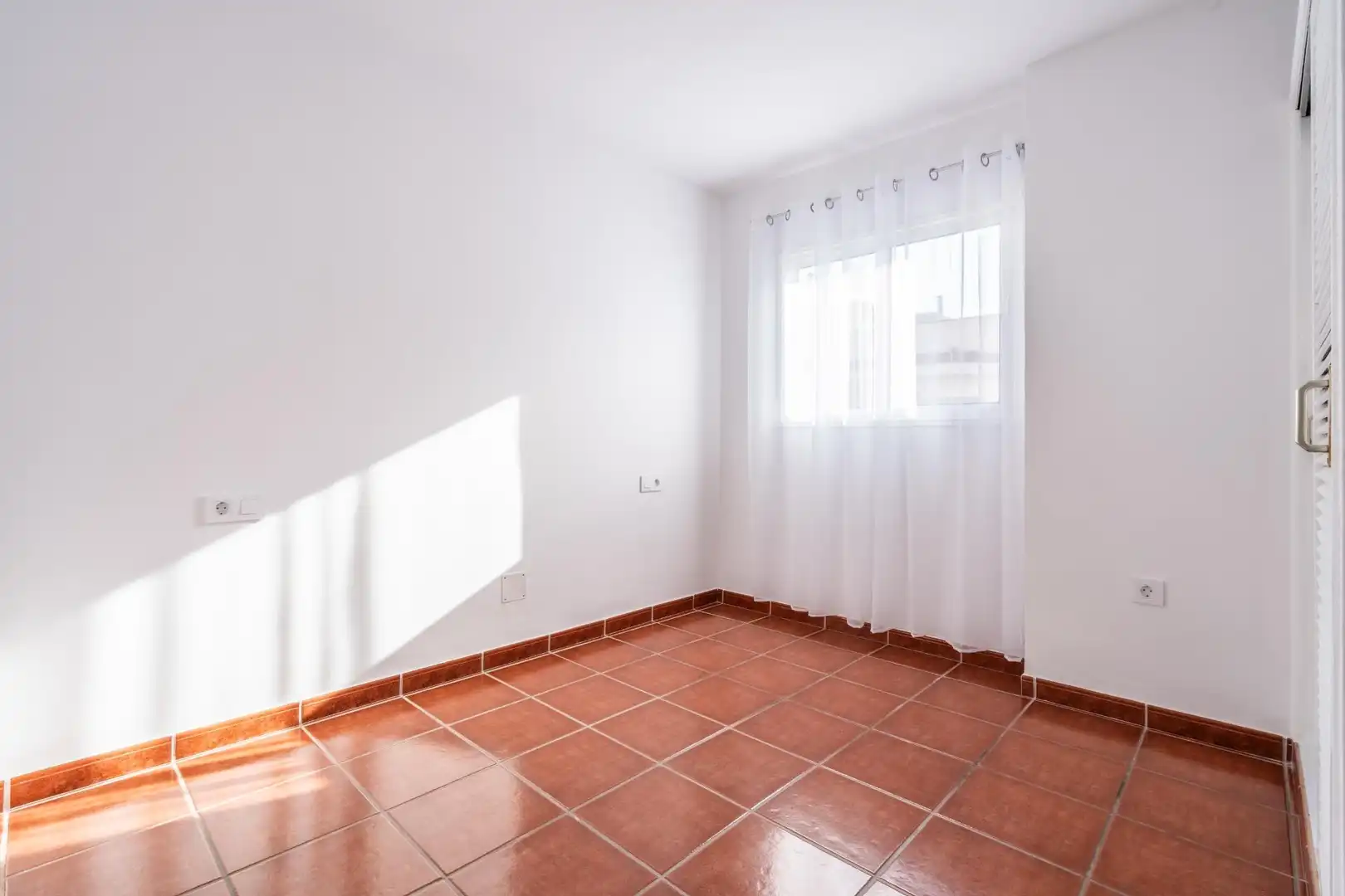 Habitación de Edificio en venta en Arona
